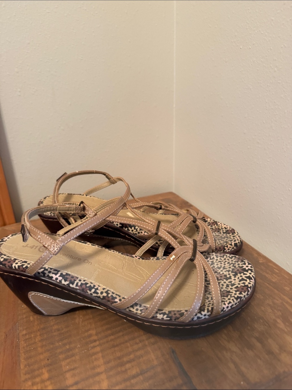 Women’s J-41 Strappy Sandal Taupe Size 9.5